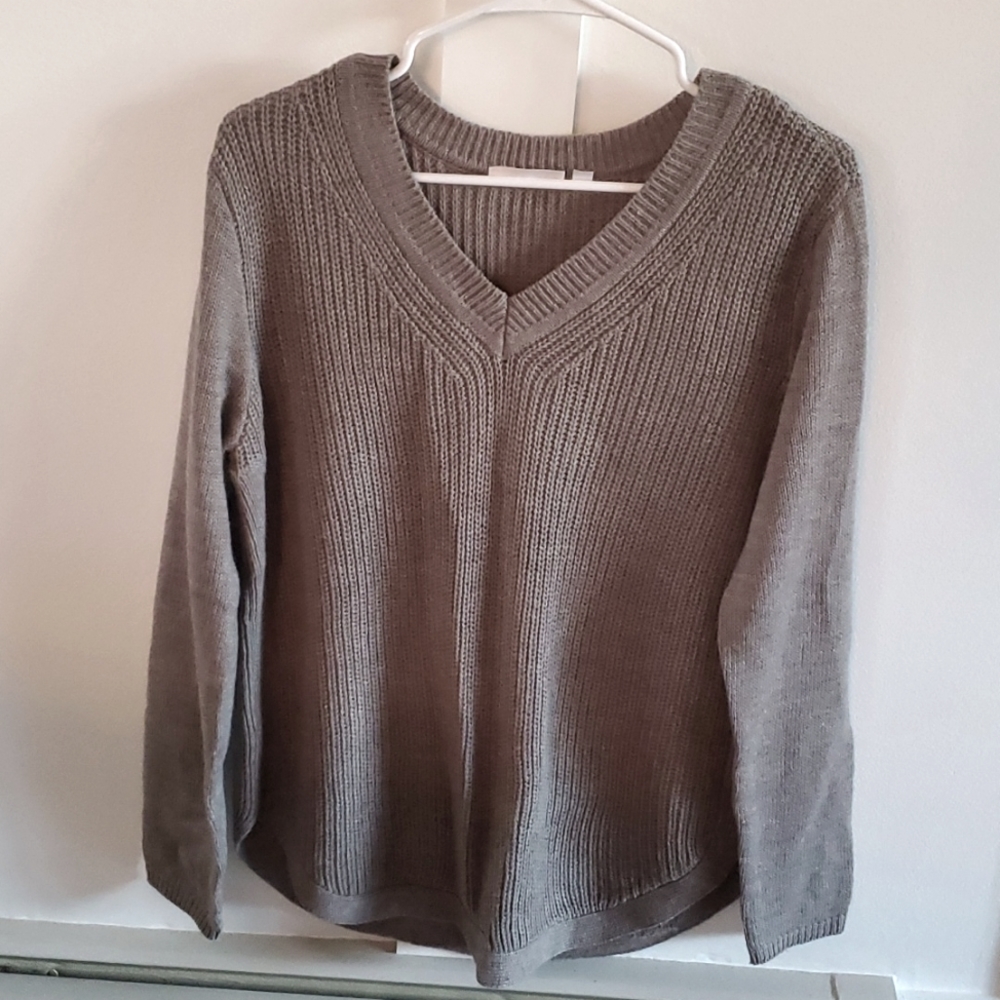 RD STYLE TAUPE CURVED HEM SWEATER